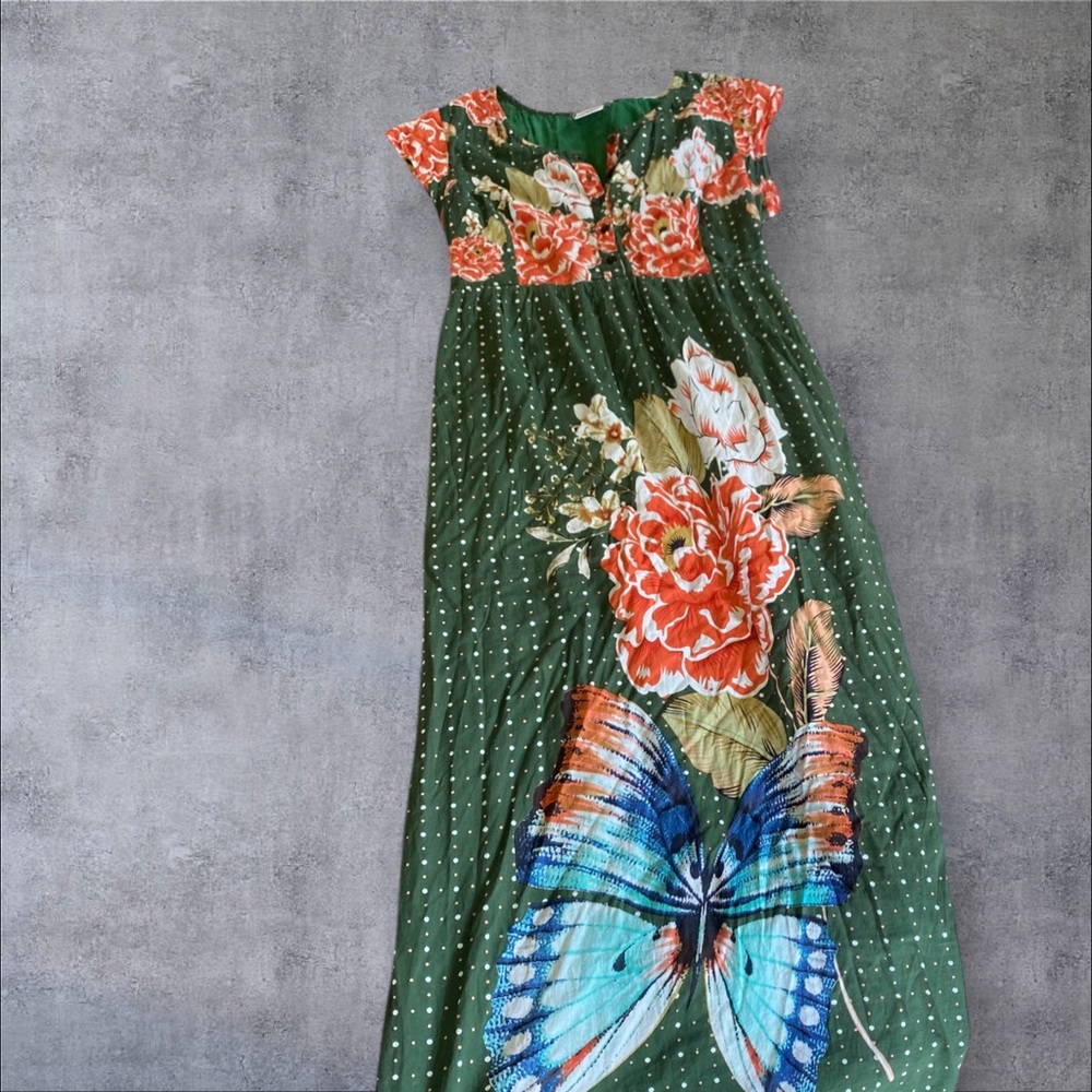 Star India size large 
Long light weight dress with pockets